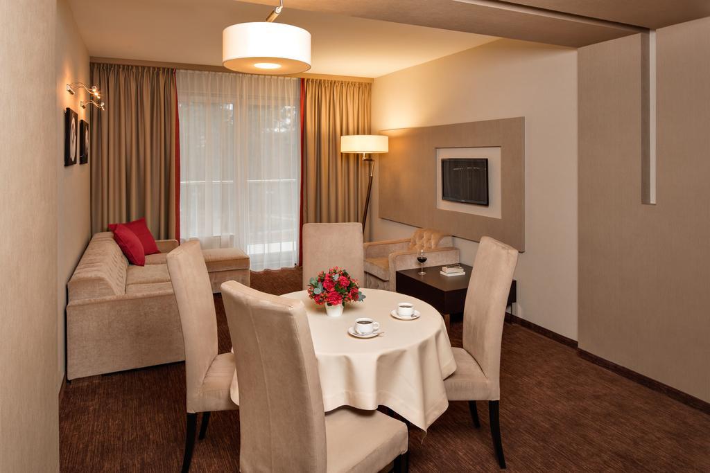 Z-Hotel Business & Spa Otwock Kültér fotó